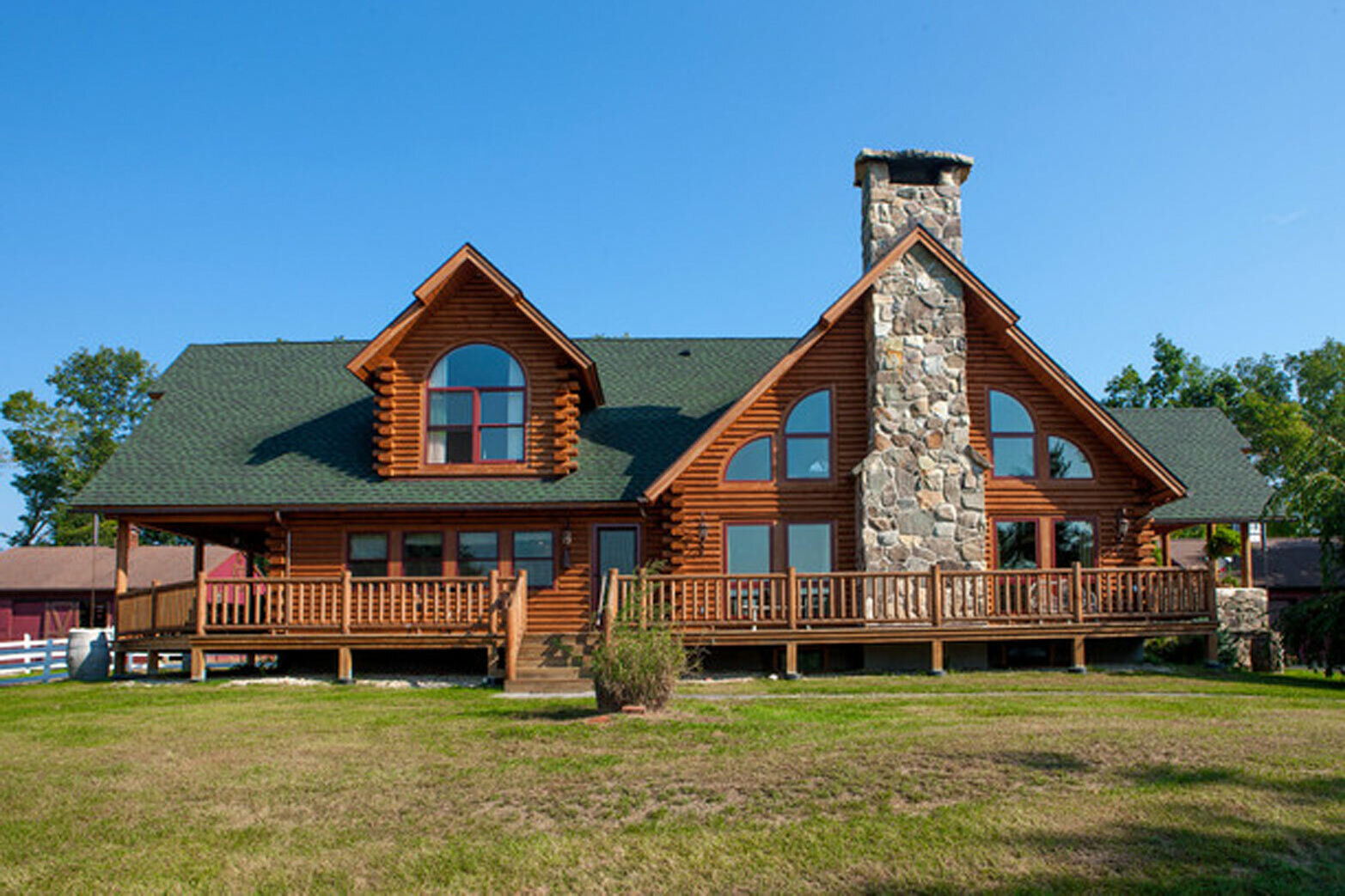 Modern Timber Lodge Allegrone